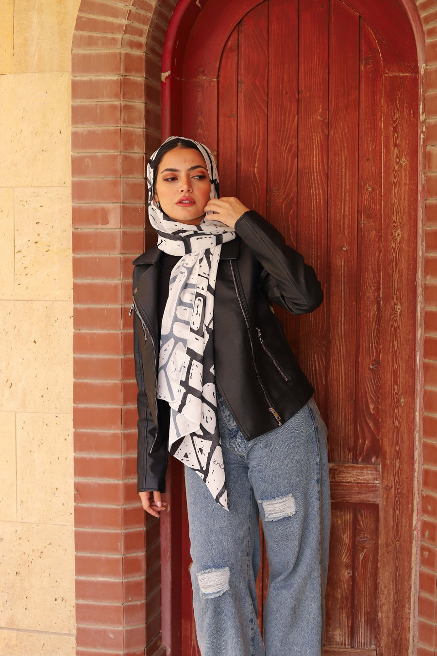 Noir geometry scarf