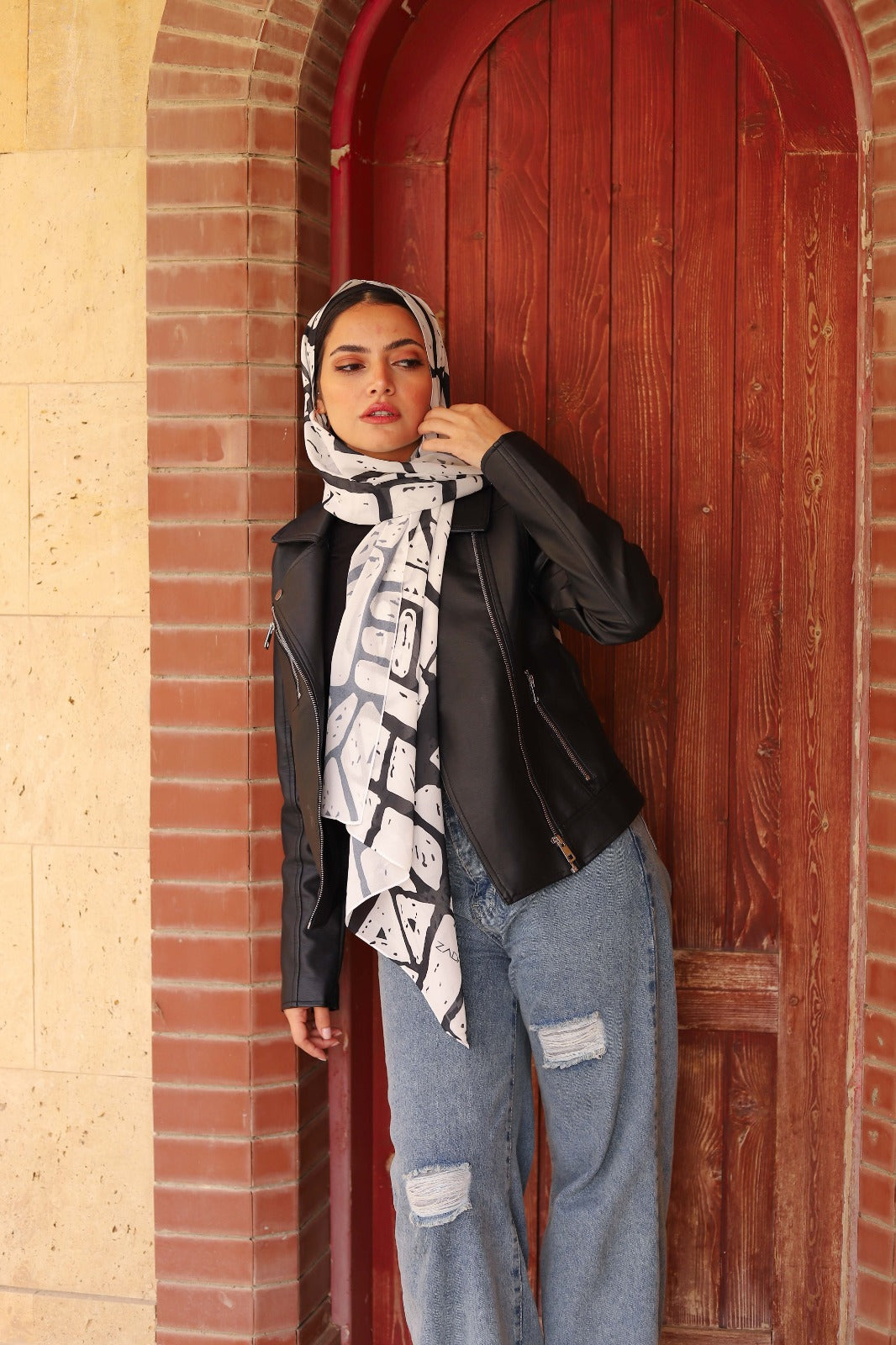 Noir geometry scarf