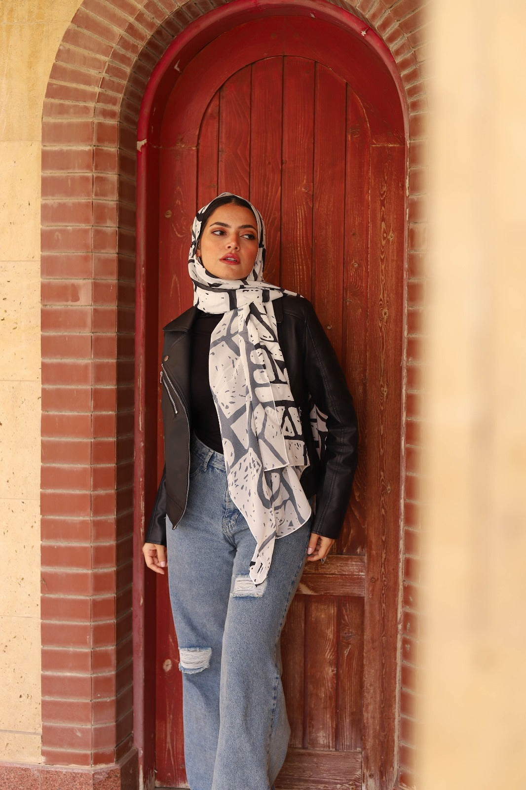 Noir geometry scarf
